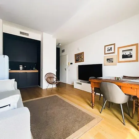 Garibaldi-isola - Moderno Bilocale Con Balcone 公寓 *